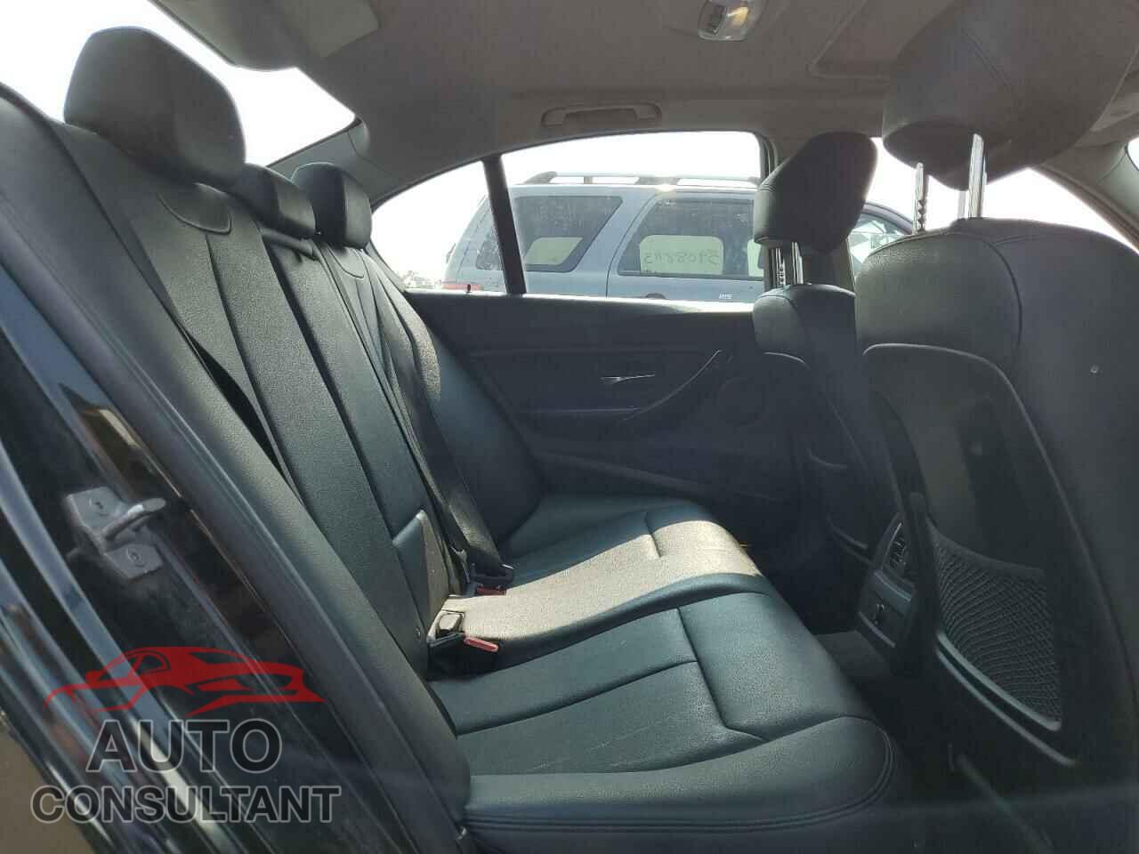 BMW 3 SERIES 2018 - WBA8A3C50JA489629