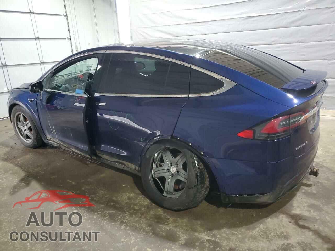 TESLA MODEL X 2017 - 5YJXCBE23HF054000