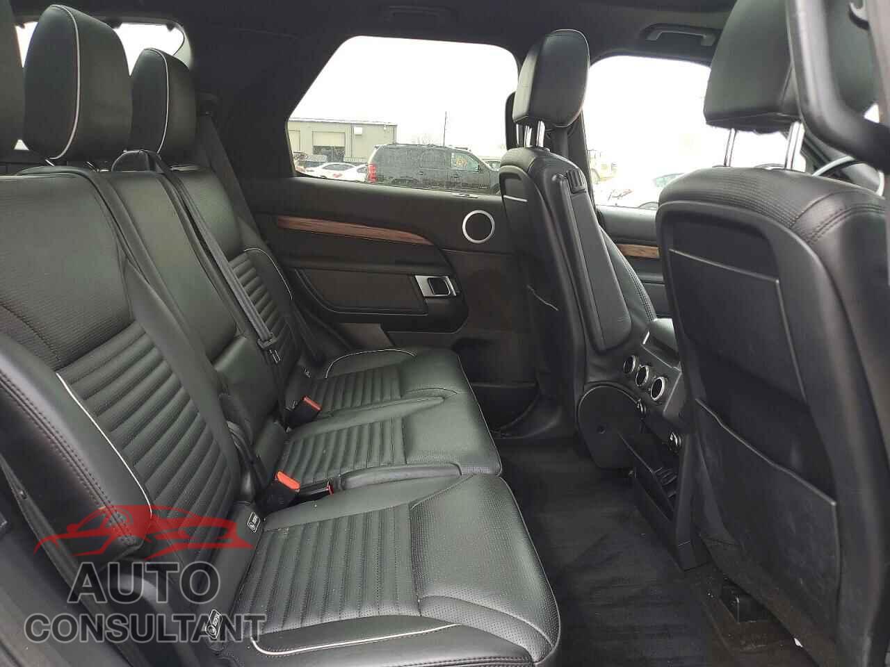 LAND ROVER DISCOVERY 2017 - SALRRBBV6HA045072