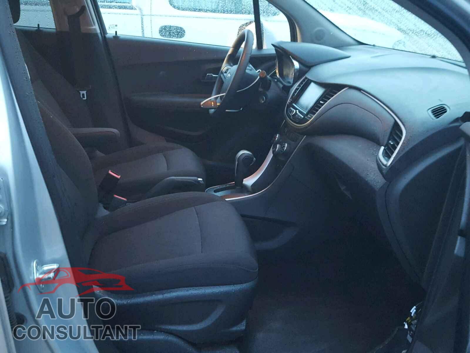 CHEVROLET TRAX 1LT 2017 - 3GNCJLSB3HL143167