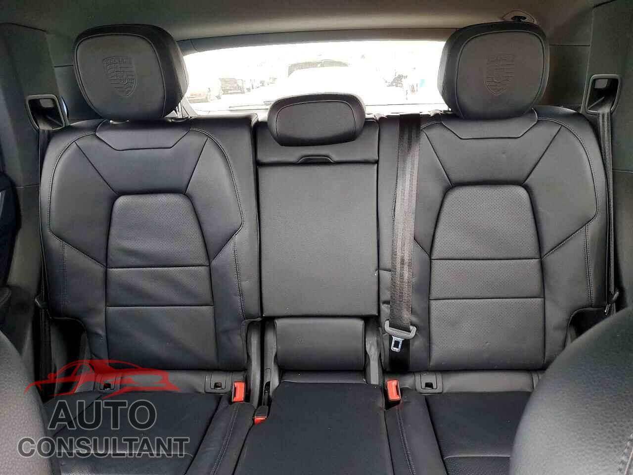 PORSCHE CAYENNE 2024 - WP1AA2AY3RDA02573