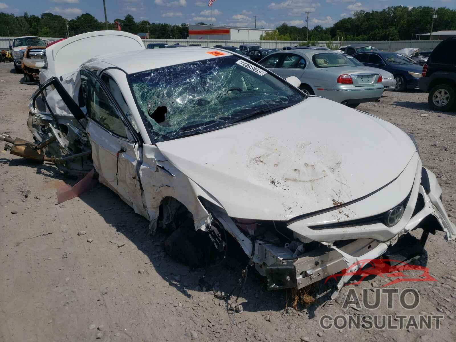 TOYOTA CAMRY 2018 - 4T1B11HK1JU148407