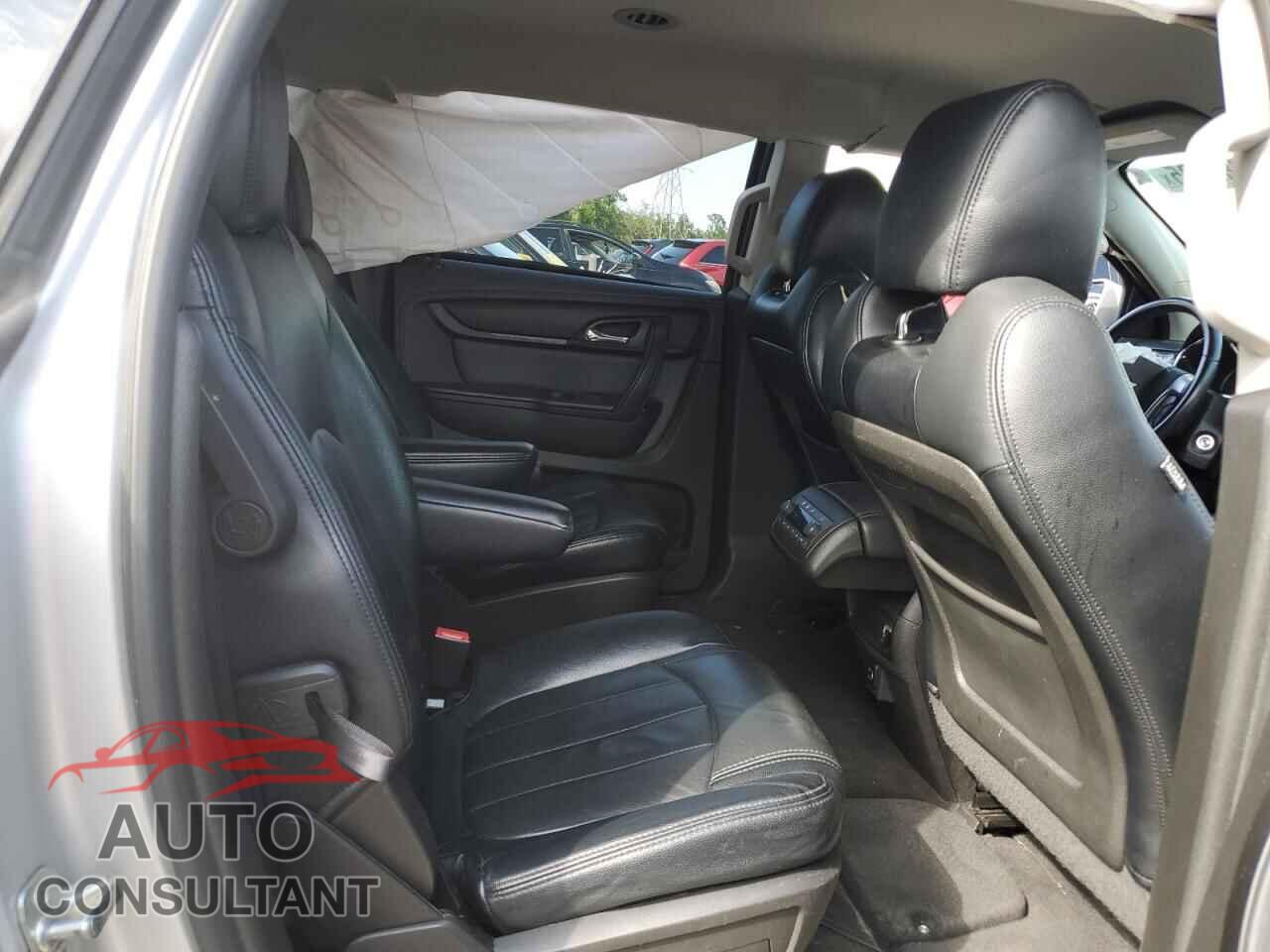 CHEVROLET TRAVERSE 2017 - 1GNKRHKD4HJ166340