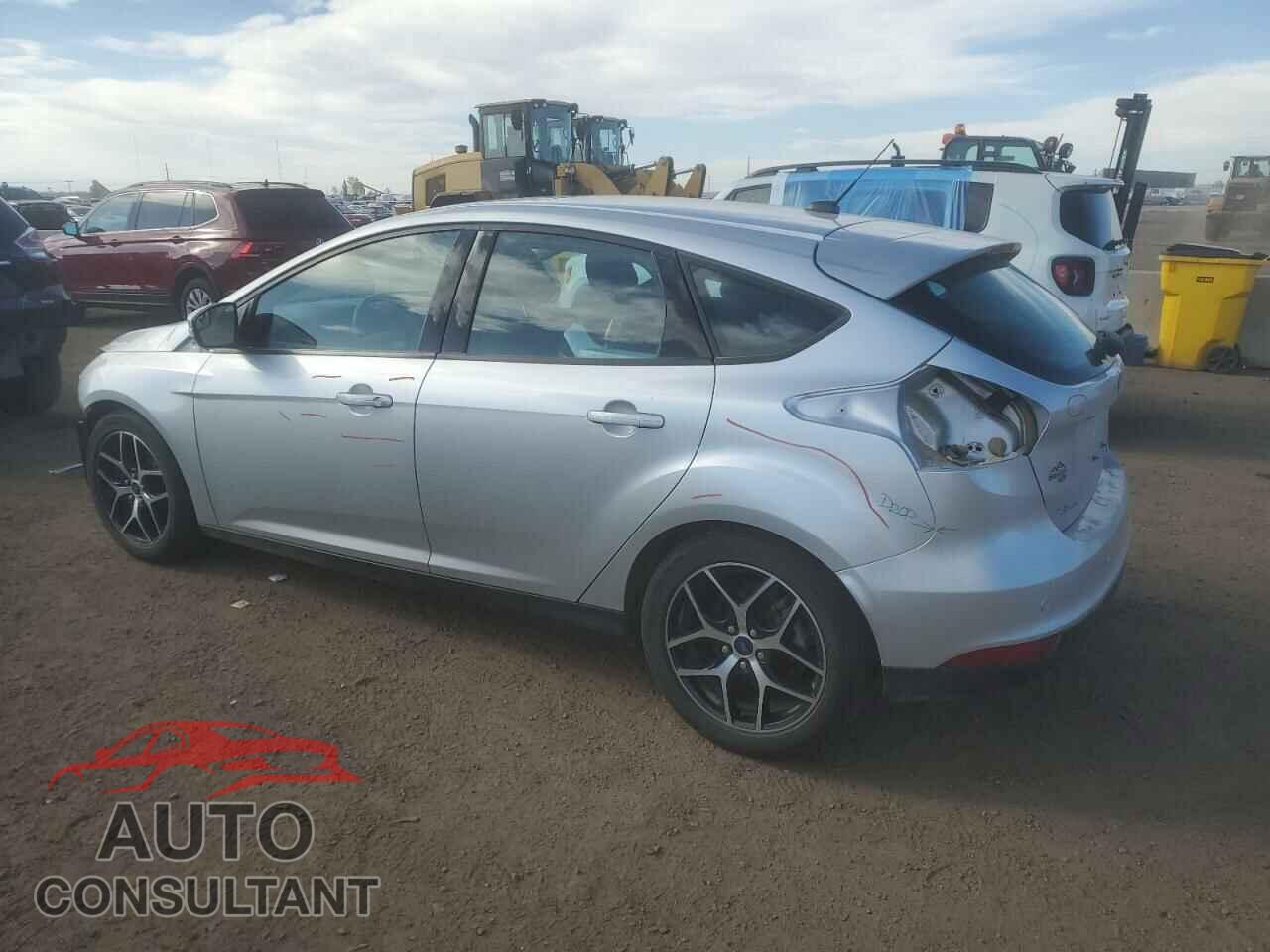 FORD FOCUS 2017 - 1FADP3M29HL319178