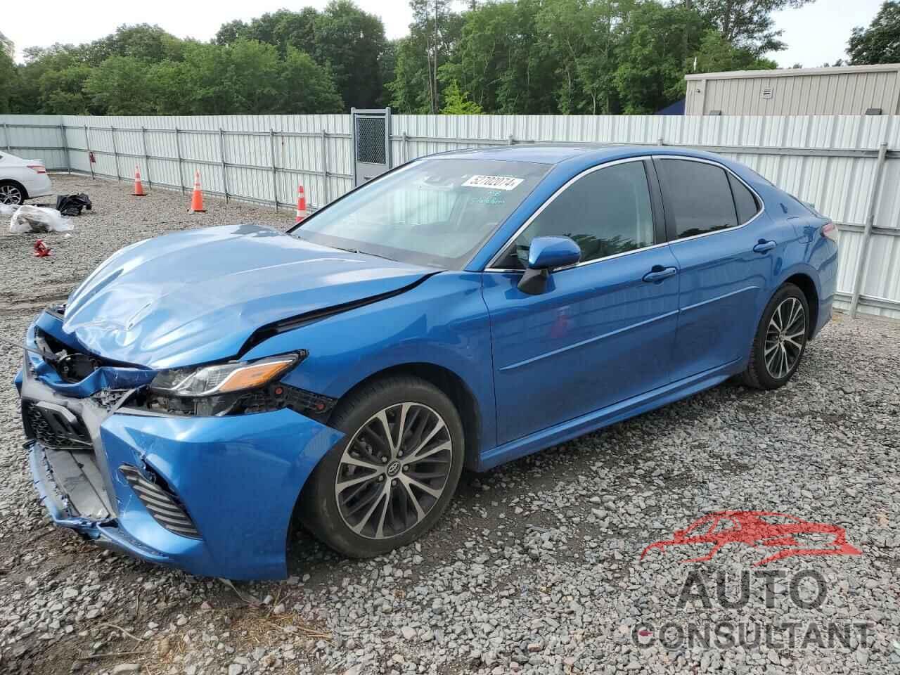TOYOTA CAMRY 2018 - 4T1B11HK9JU074640