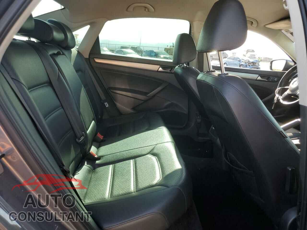 VOLKSWAGEN PASSAT 2014 - 1VWAT7A34EC082377