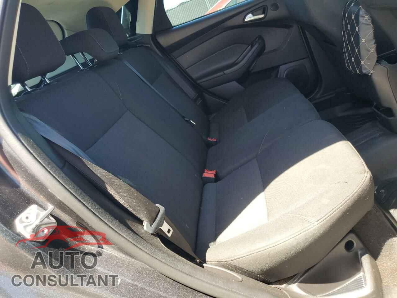 FORD FOCUS 2017 - 1FADP3M26HL338108