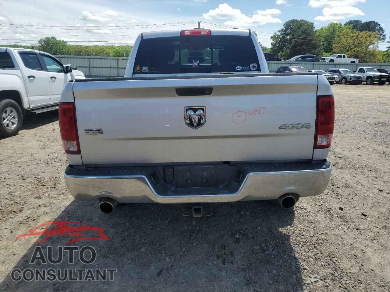 DODGE RAM 1500 2012 - 1C6RD7NT5CS109478