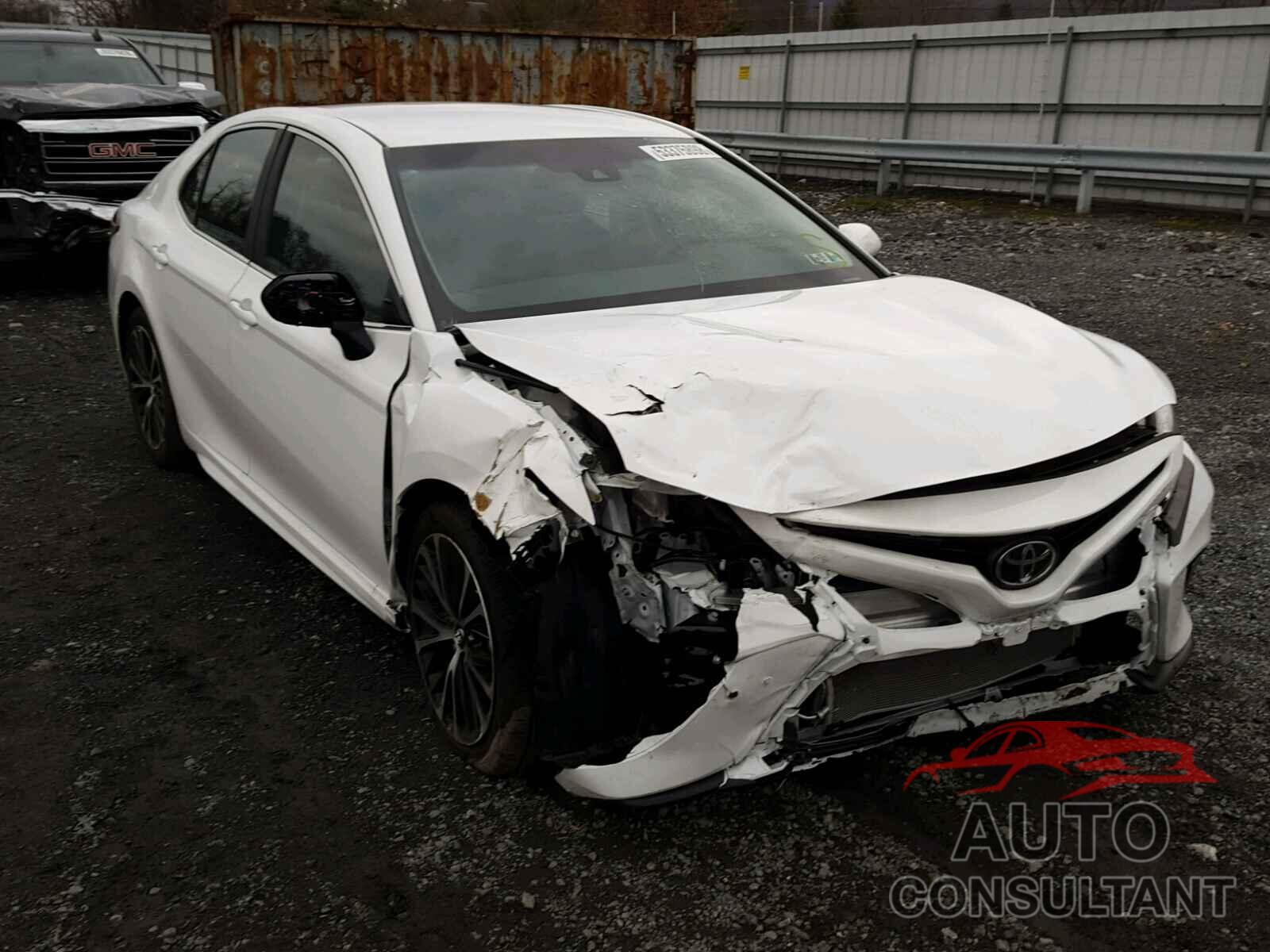 TOYOTA CAMRY 2018 - 4T1B11HK2JU642565