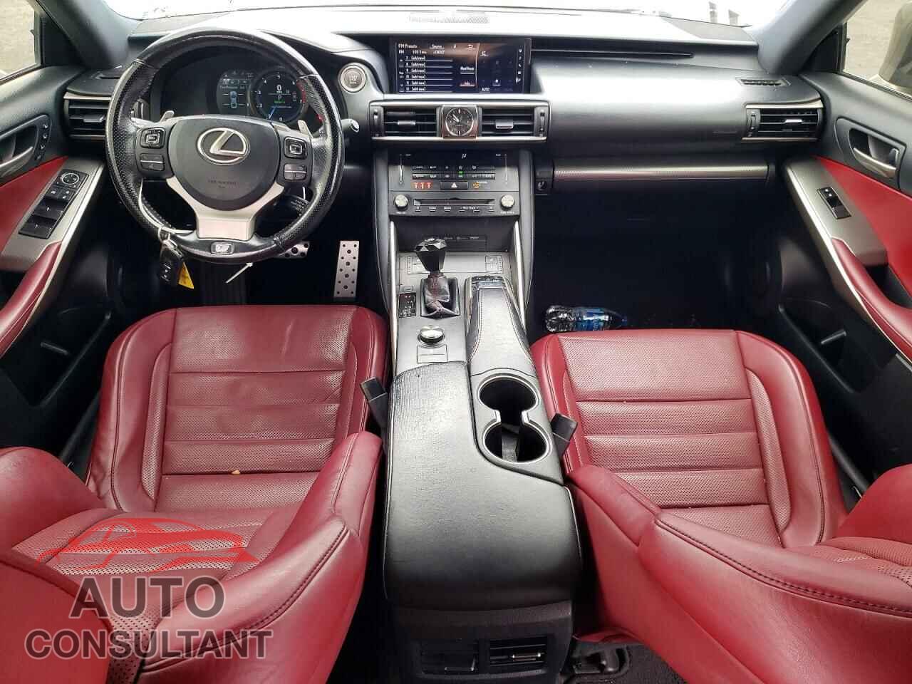 LEXUS IS 2018 - JTHBA1D24J5078209