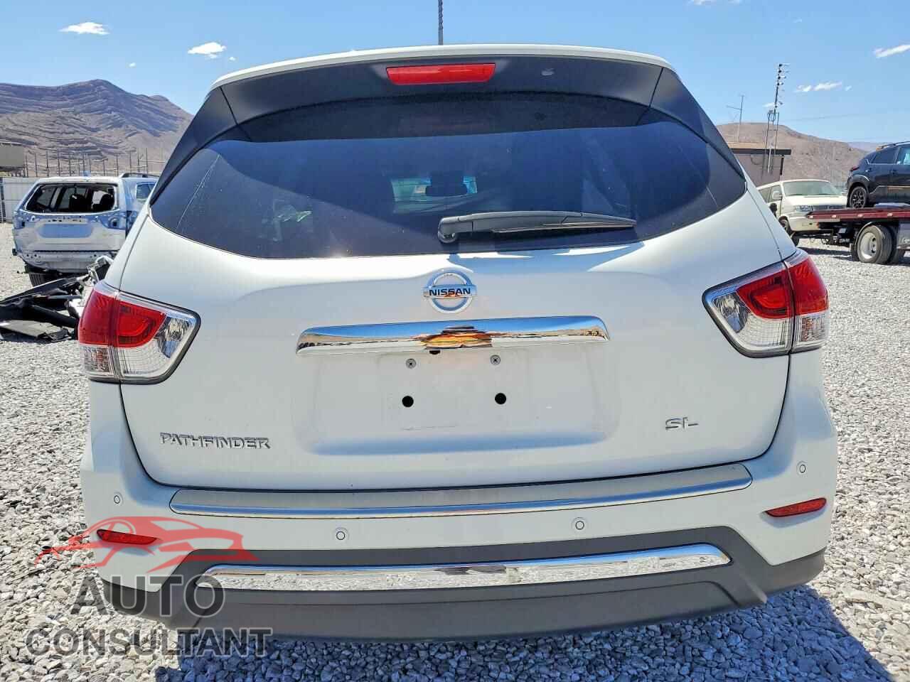 NISSAN PATHFINDER 2014 - 5N1AR2MN7EC625394