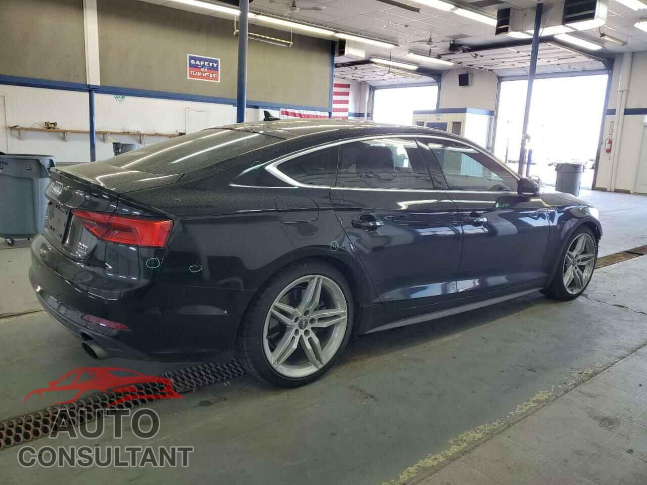 AUDI A5 2018 - WAUENCF5XJA004044