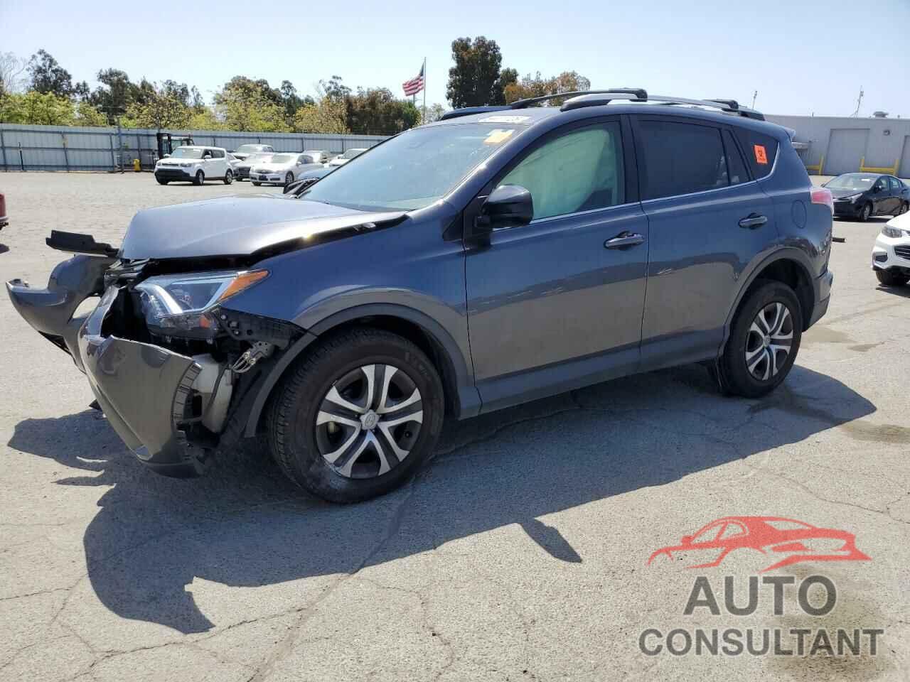 TOYOTA RAV4 2017 - JTMBFREV5HD207147