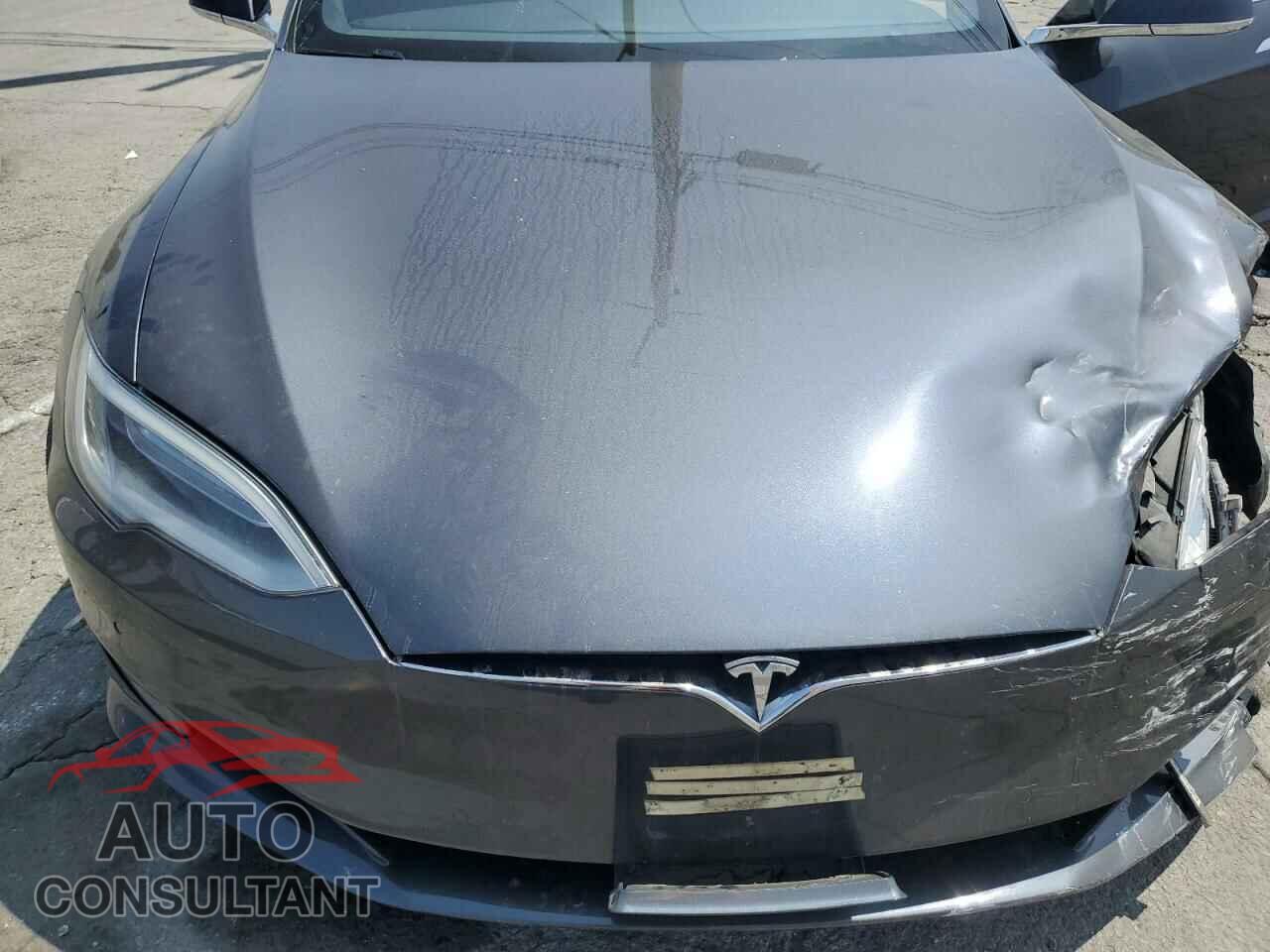 TESLA MODEL S 2017 - 5YJSA1E17HF196528