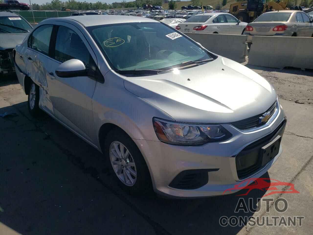 CHEVROLET SONIC 2017 - 1G1JC5SB9H4123512