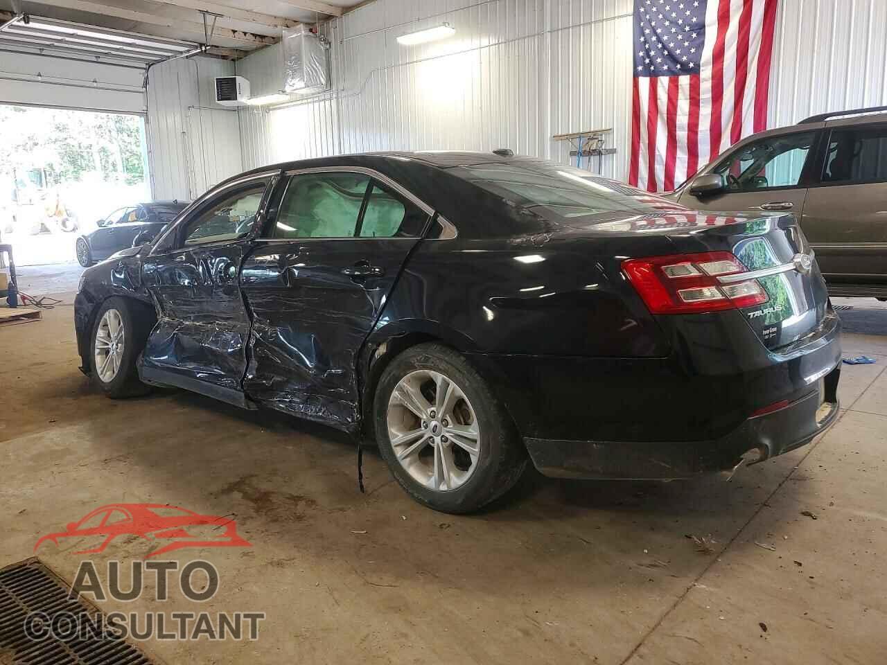FORD TAURUS 2018 - 1FAHP2D88JG129564