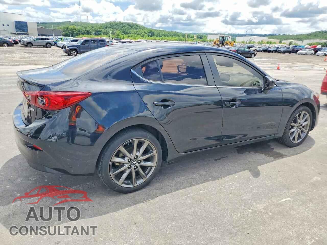 MAZDA 3 2018 - 3MZBN1V3XJM257987