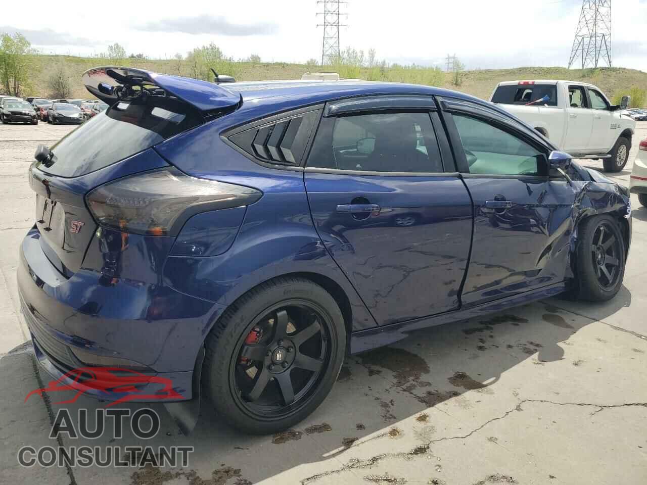 FORD FOCUS 2017 - 1FADP3L99HL229222