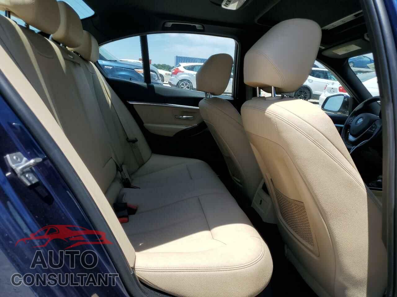 BMW 3 SERIES 2018 - WBA8B9C52JEE83388