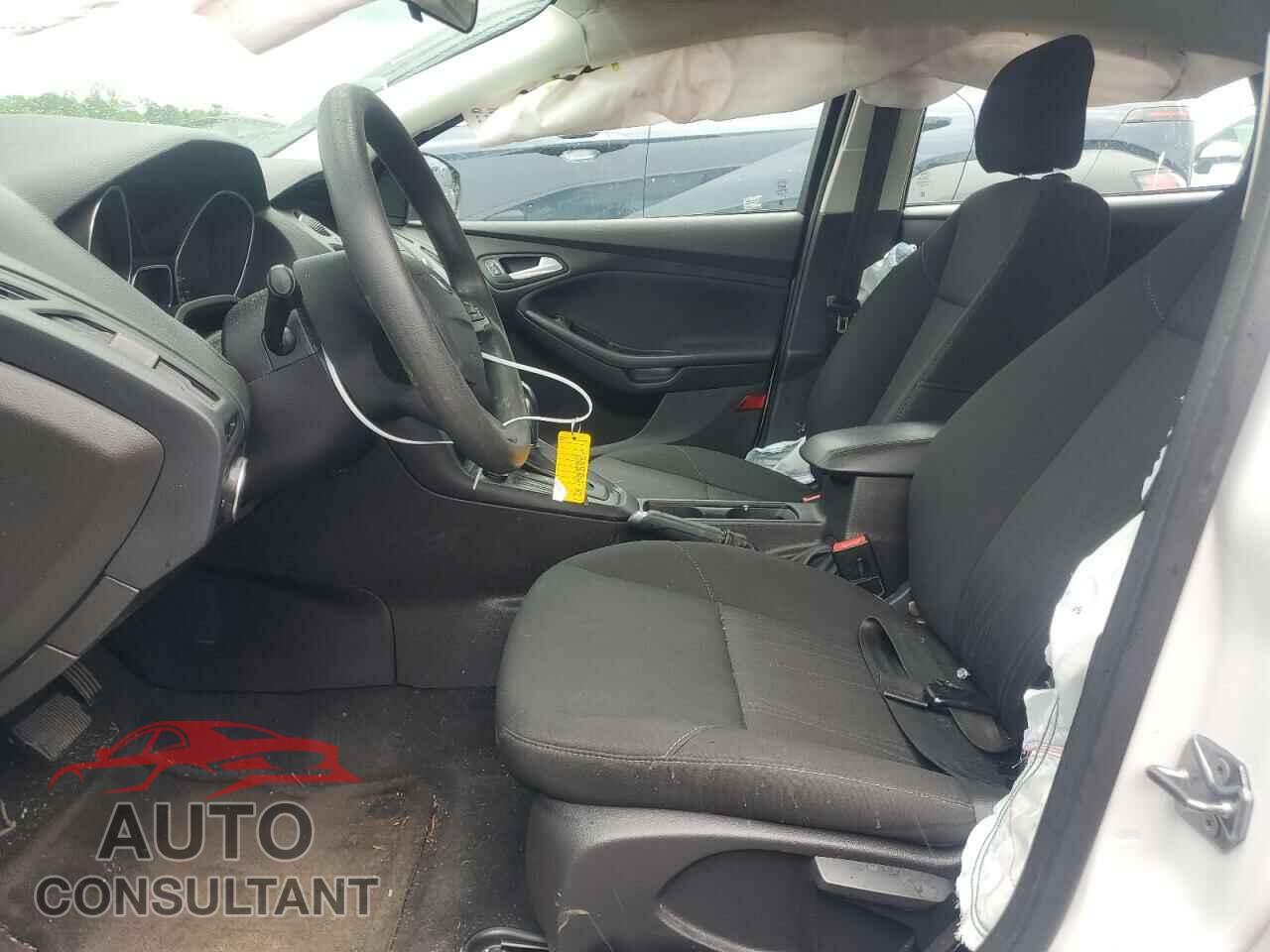 FORD FOCUS 2016 - 1FADP3K22GL376260