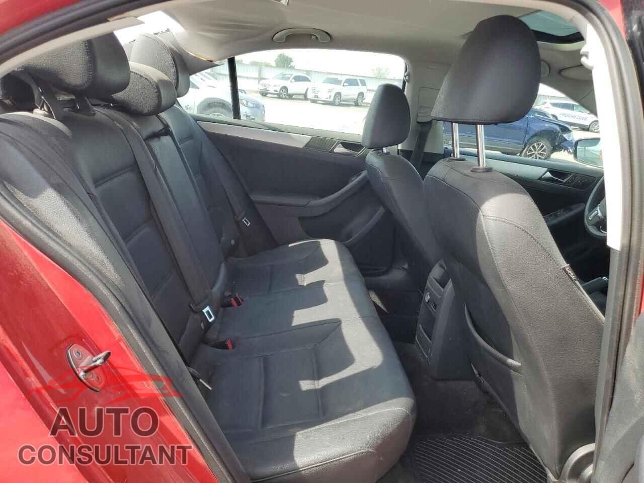 VOLKSWAGEN JETTA 2012 - 3VWLL7AJ4CM013580