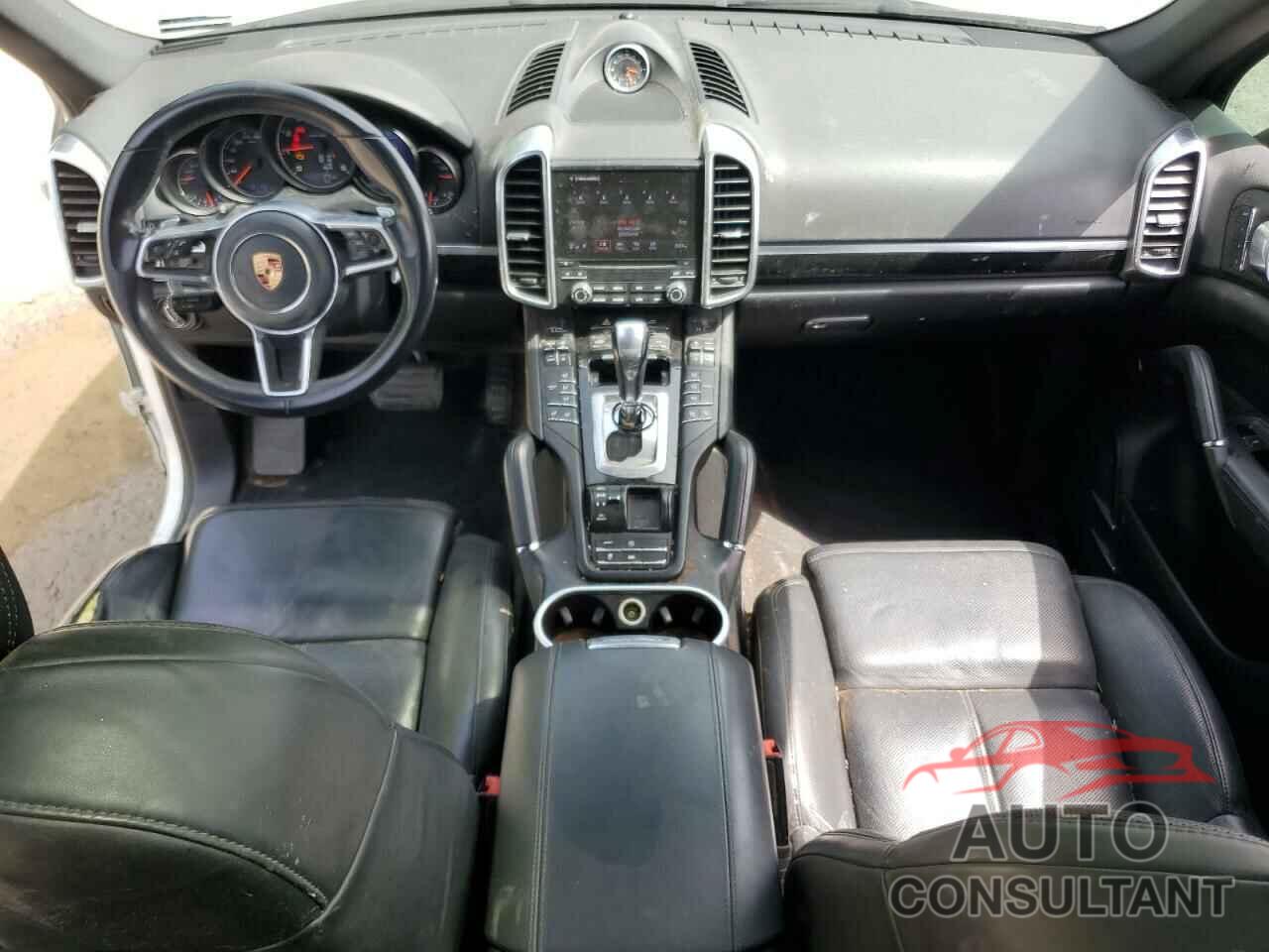 PORSCHE CAYENNE 2018 - WP1AA2A24JKA01041