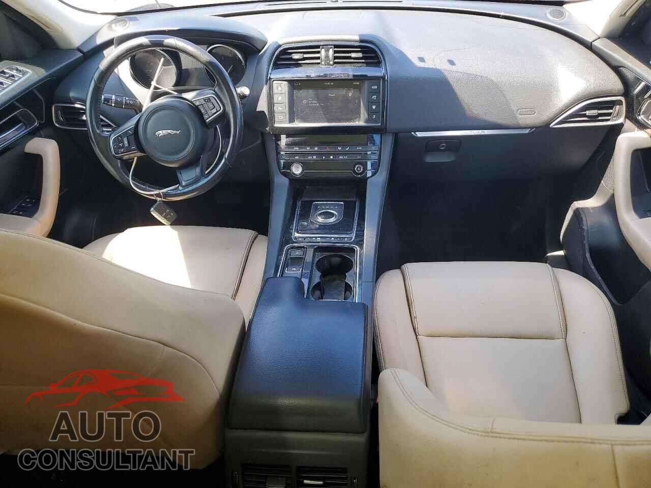 JAGUAR F-PACE 2018 - SADCJ2FX2JA320236