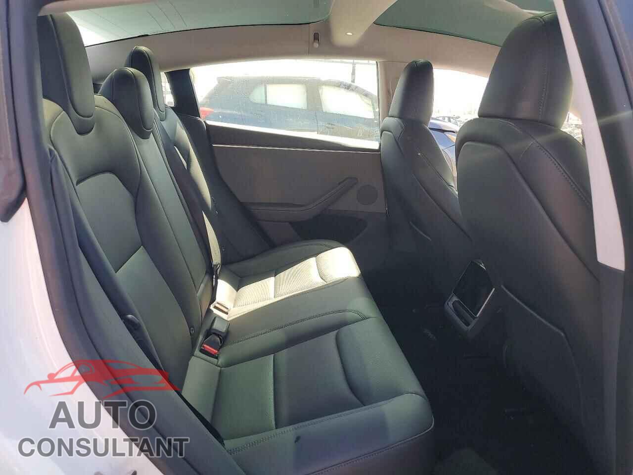 TESLA MODEL 3 2024 - 5YJ3E1EA7RF737975