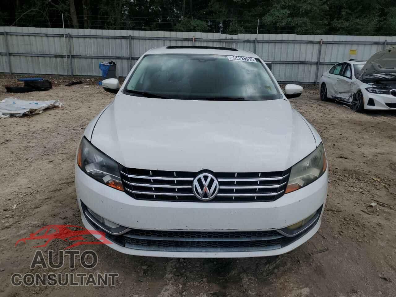 VOLKSWAGEN PASSAT 2015 - 1VWCV7A34FC013435