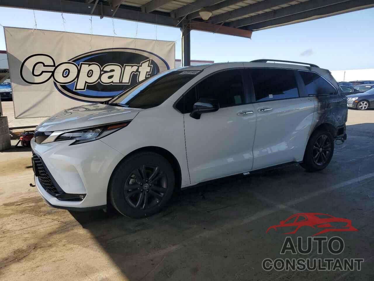 TOYOTA SIENNA 2024 - 5TDDSKFC4RS130821