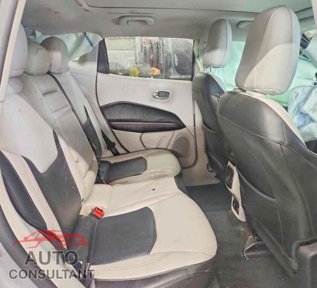 JEEP COMPASS 2018 - 3C4NJDCB1JT264615