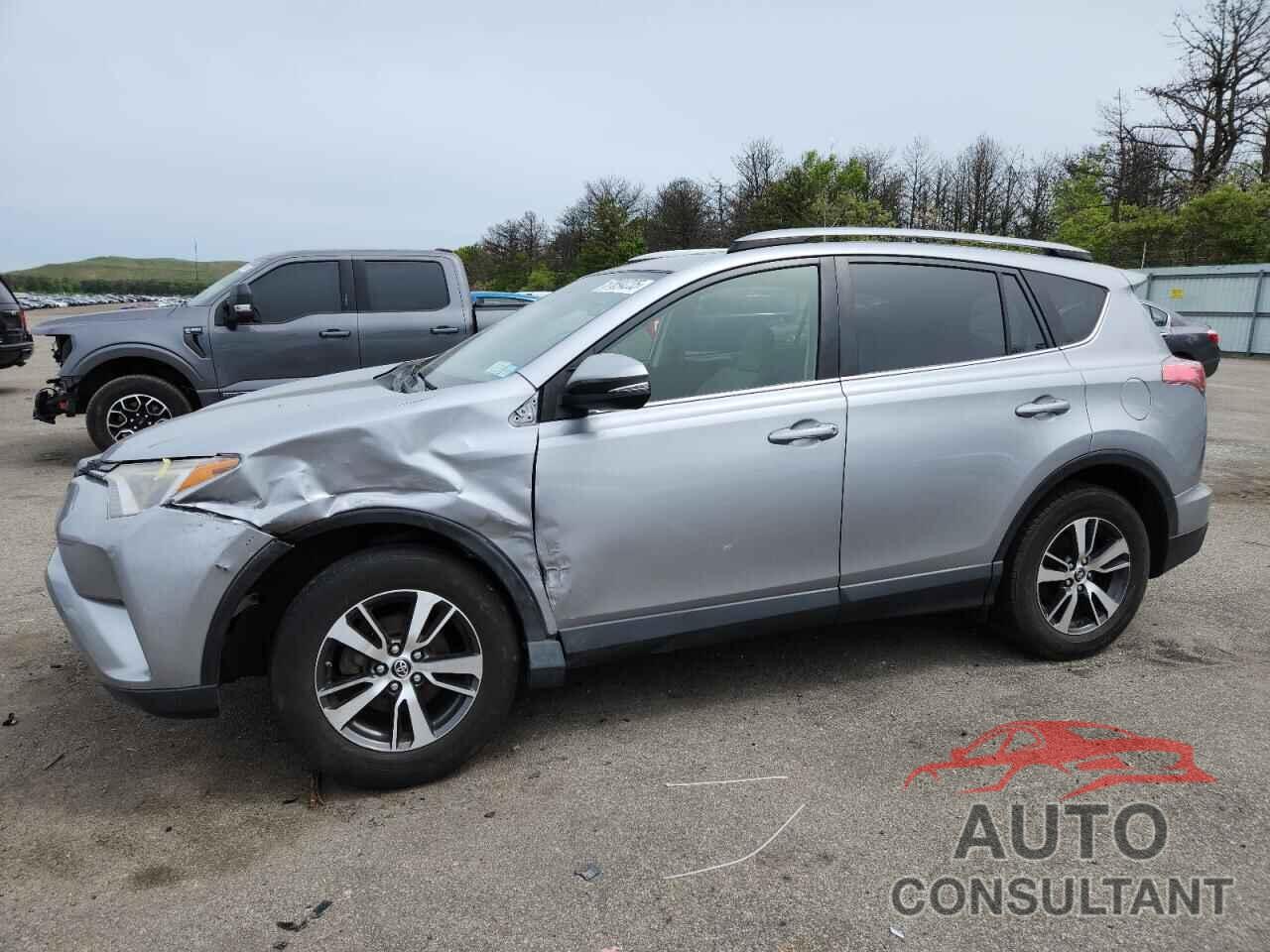 TOYOTA RAV4 2018 - JTMRFREV2JD227764