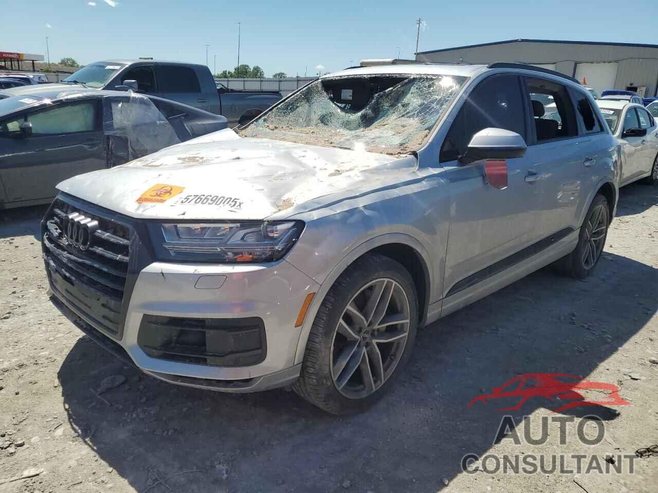 AUDI Q7 2018 - WA1VAAF75JD019211