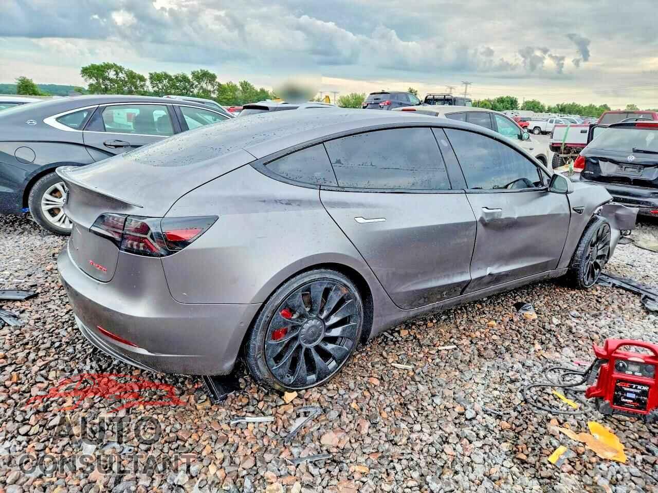 TESLA MODEL 3 2018 - 5YJ3E1EB2JF079236