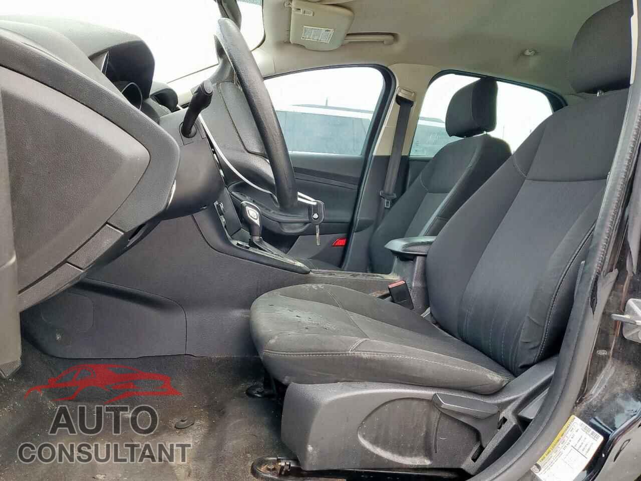 FORD FOCUS 2017 - 1FADP3K23HL258848
