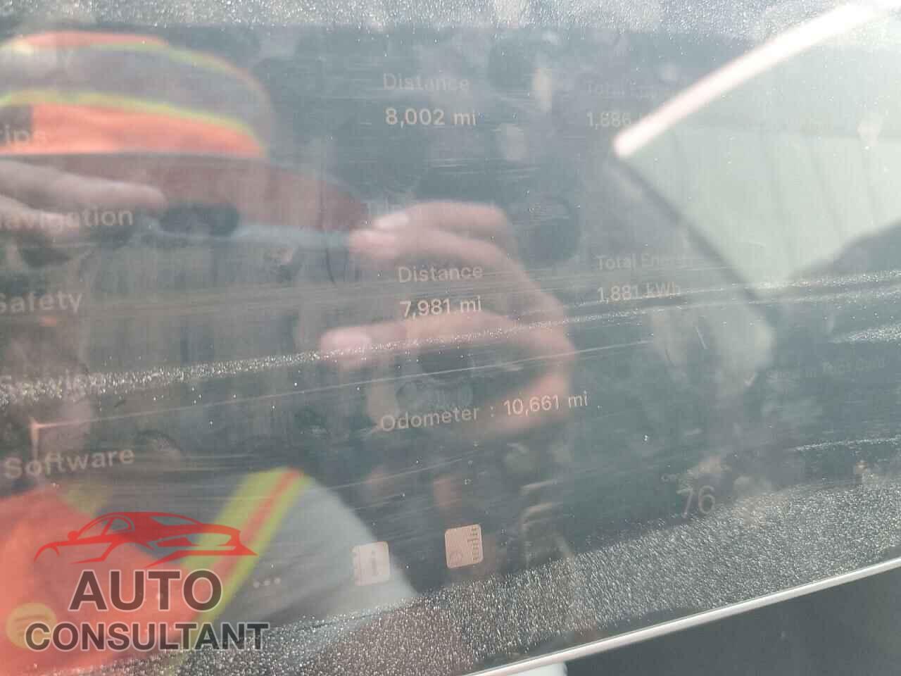 TESLA MODEL 3 2023 - 5YJ3E1EA5PF585286