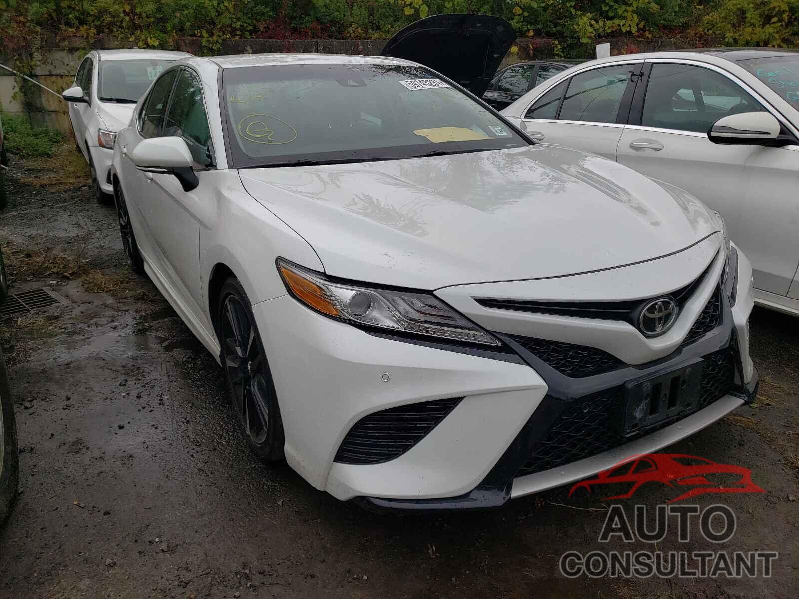 TOYOTA CAMRY 2018 - 4T1B61HK6JU105392