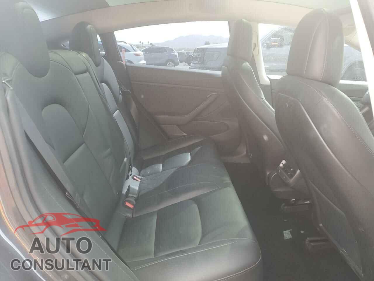 TESLA MODEL 3 2018 - 5YJ3E1EA4JF110168