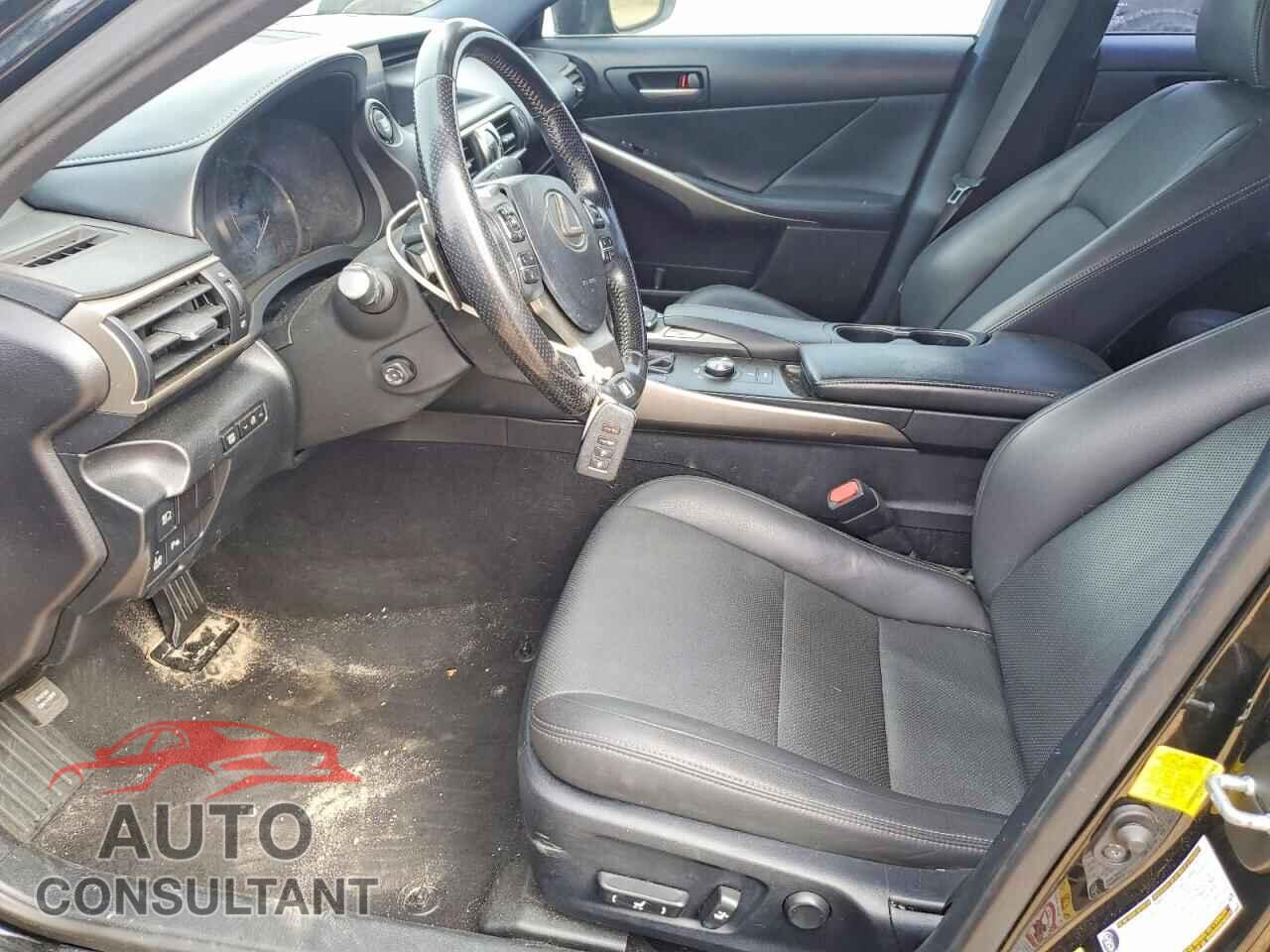 LEXUS IS 2018 - JTHBA1D20J5080586