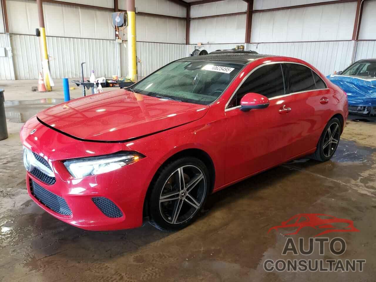 MERCEDES-BENZ A-CLASS 2019 - WDD3G4FBXKW013305