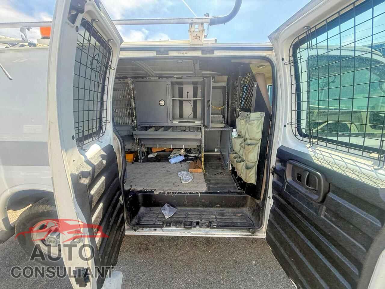 CHEVROLET EXPRESS 2011 - 1GCWGFCA5B1180506