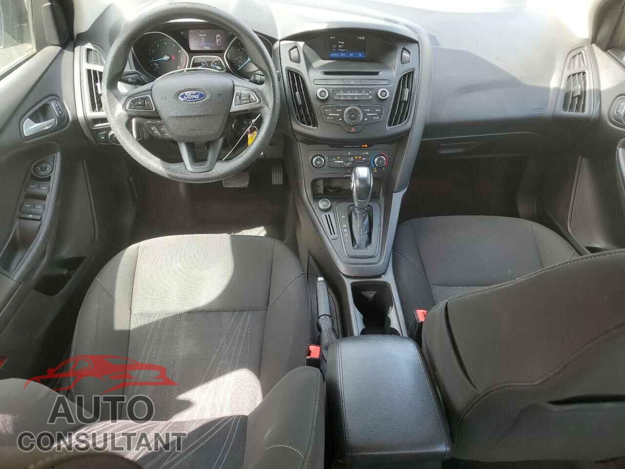FORD FOCUS 2015 - 1FADP3F27FL381074