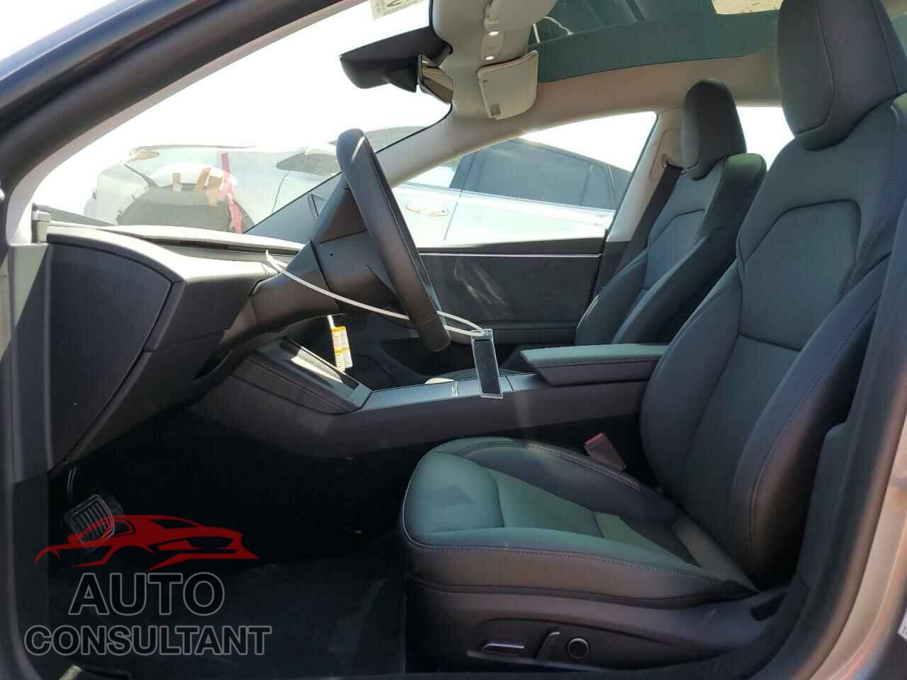 TESLA MODEL 3 2025 - 5YJ3E1EB7SF932568