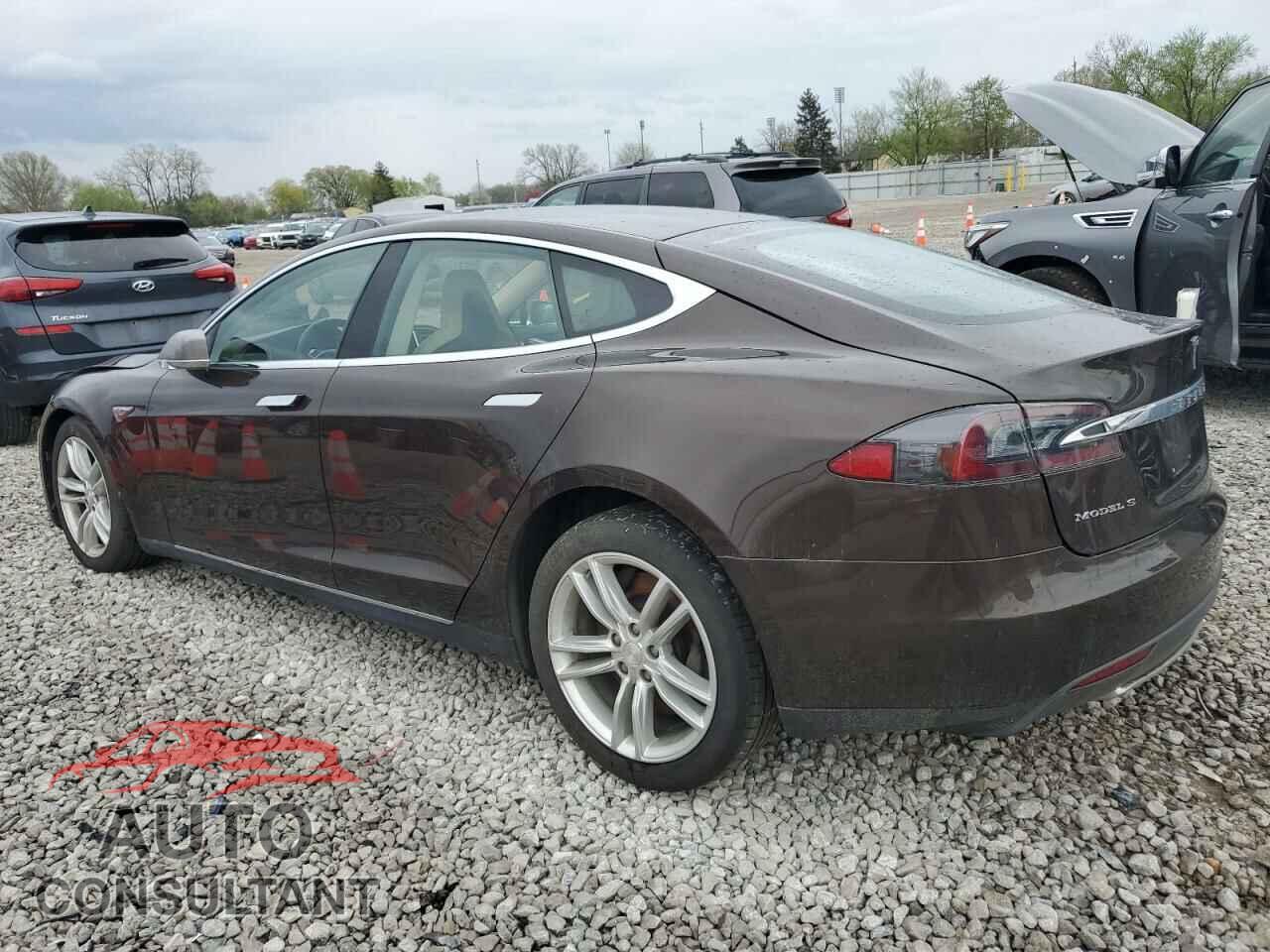 TESLA MODEL S 2014 - 5YJSA1H19EFP51003