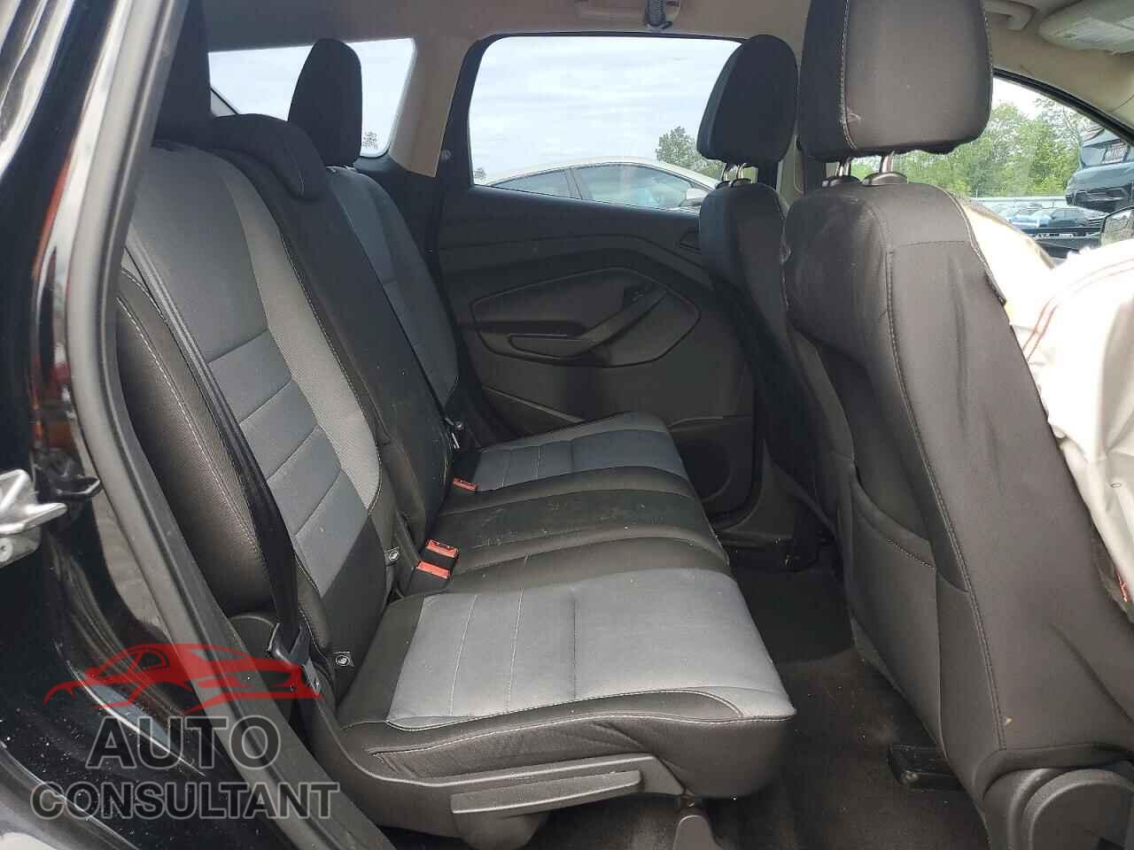 FORD ESCAPE 2017 - 1FMCU0F76HUC75720