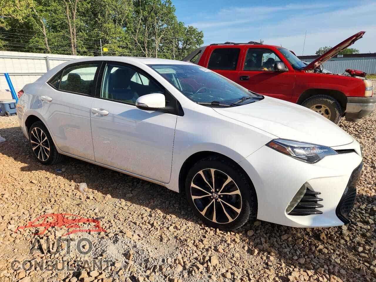 TOYOTA COROLLA 2017 - 5YFBURHE3HP623308