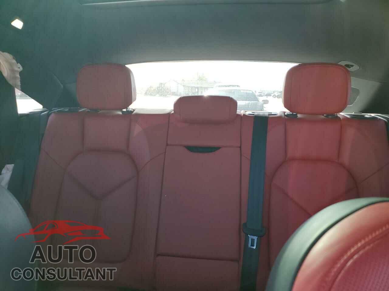 PORSCHE MACAN 2015 - WP1AB2A51FLB70717