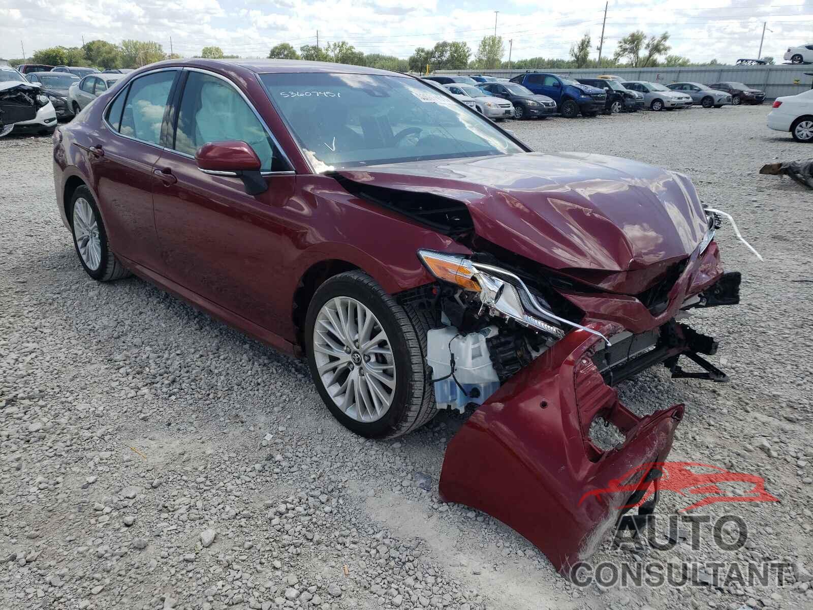 TOYOTA CAMRY 2018 - 4T1B11HK2JU512060