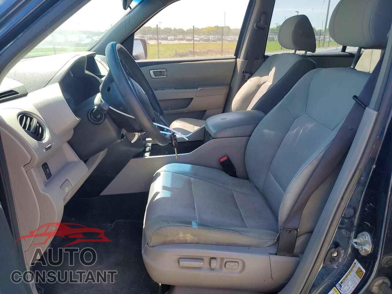 HONDA PILOT 2011 - 5FNYF4H41BB032105