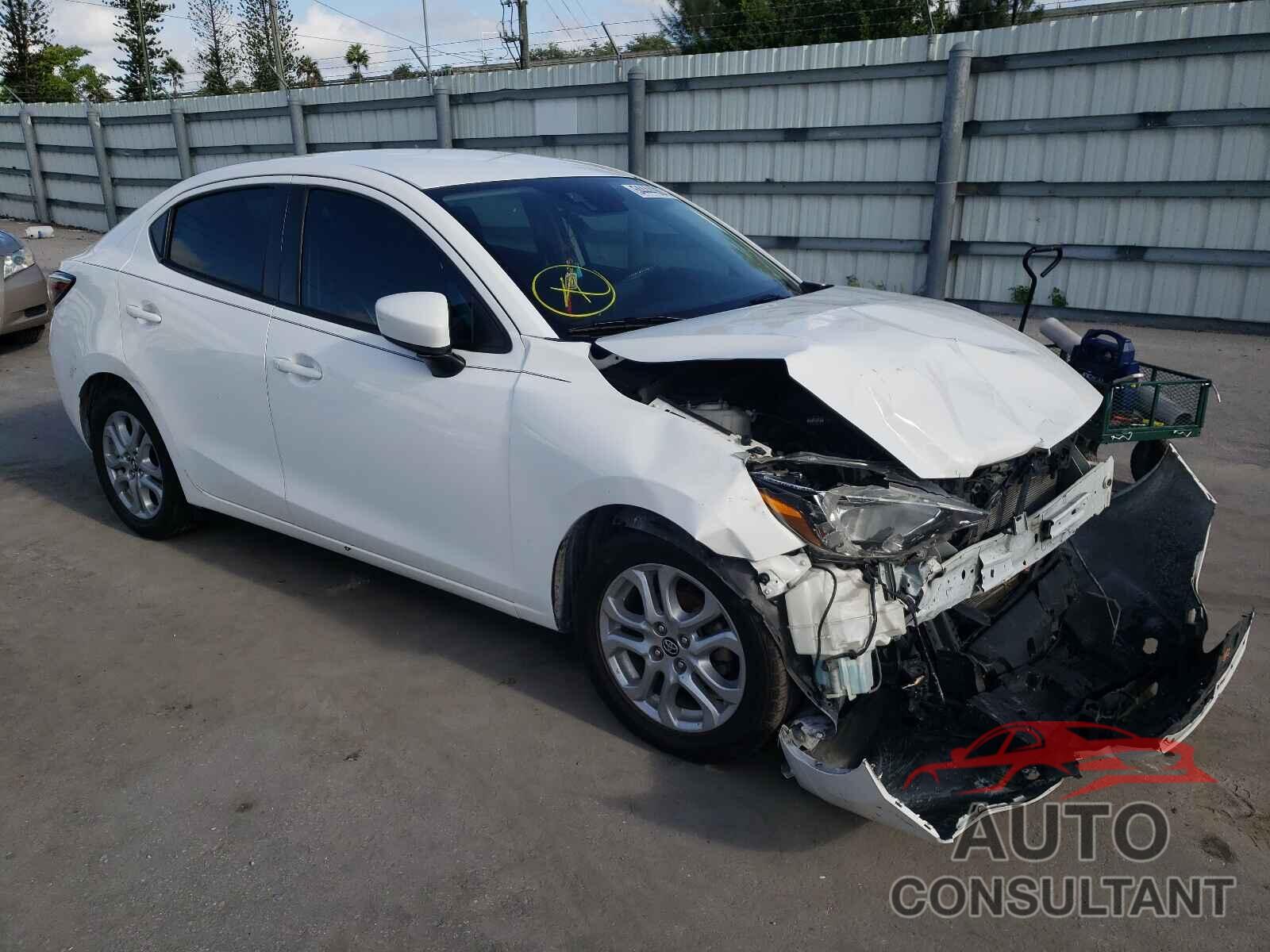 TOYOTA YARIS 2017 - 3MYDLBYV2HY174952